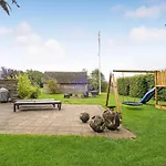3 Bedroom Cozy In