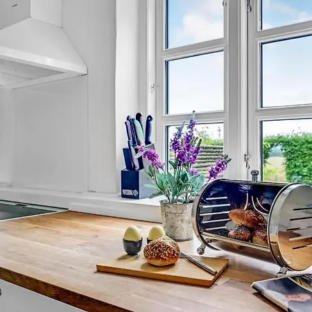 Vakantiehuis 3 Bedroom Cozy In *