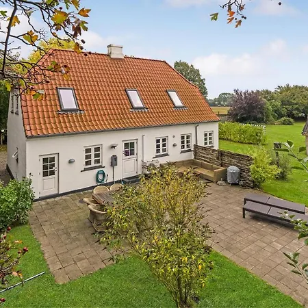 3 Bedroom Cozy In Tranekær