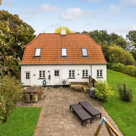 3 Bedroom Cozy In
