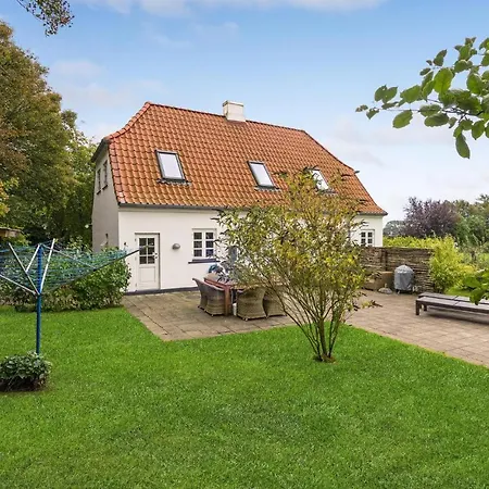 Сasa de vacaciones 3 Bedroom Cozy In