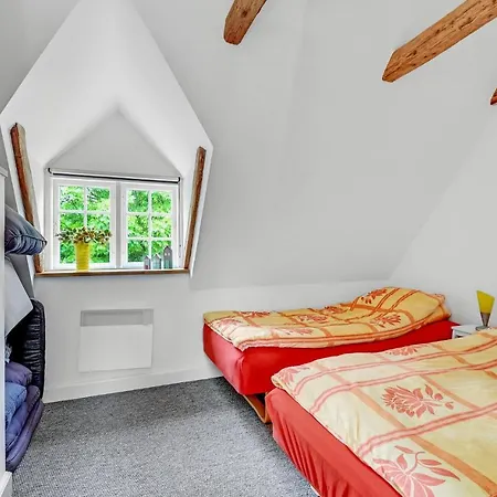 3 Bedroom Cozy In Feriehus