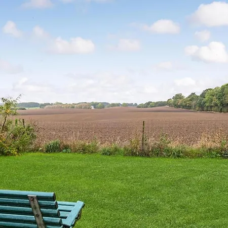 Сasa de vacaciones 3 Bedroom Cozy In