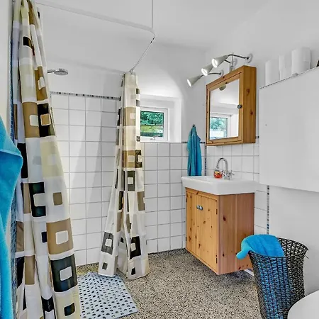 3 Bedroom Cozy In Vakantiehuis Tranekær