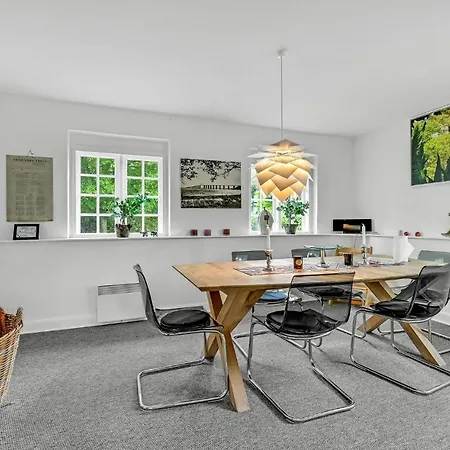3 Bedroom Cozy In * Tranekær